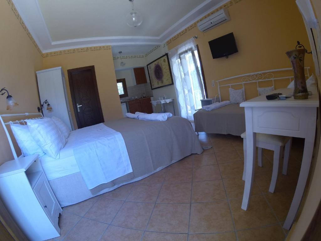 Golden Sun Parga Quarto foto